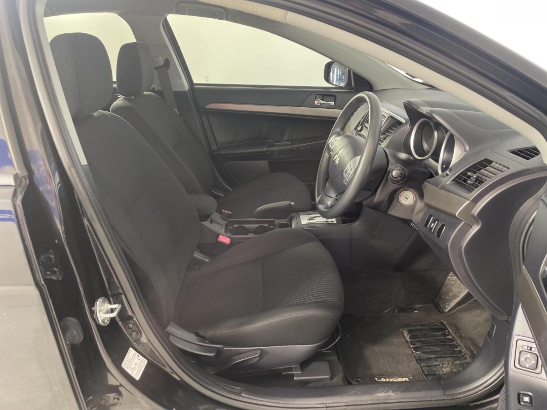 Photo '16' of Mitsubishi Lancer