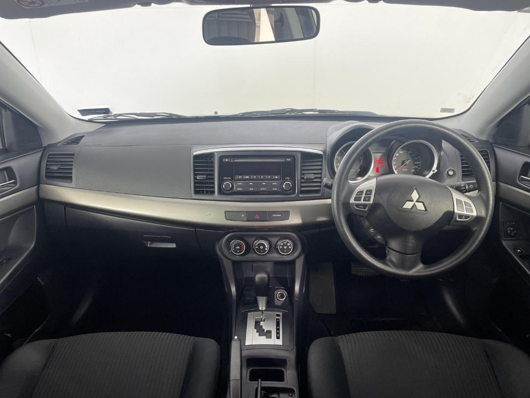 Photo '17' of Mitsubishi Lancer