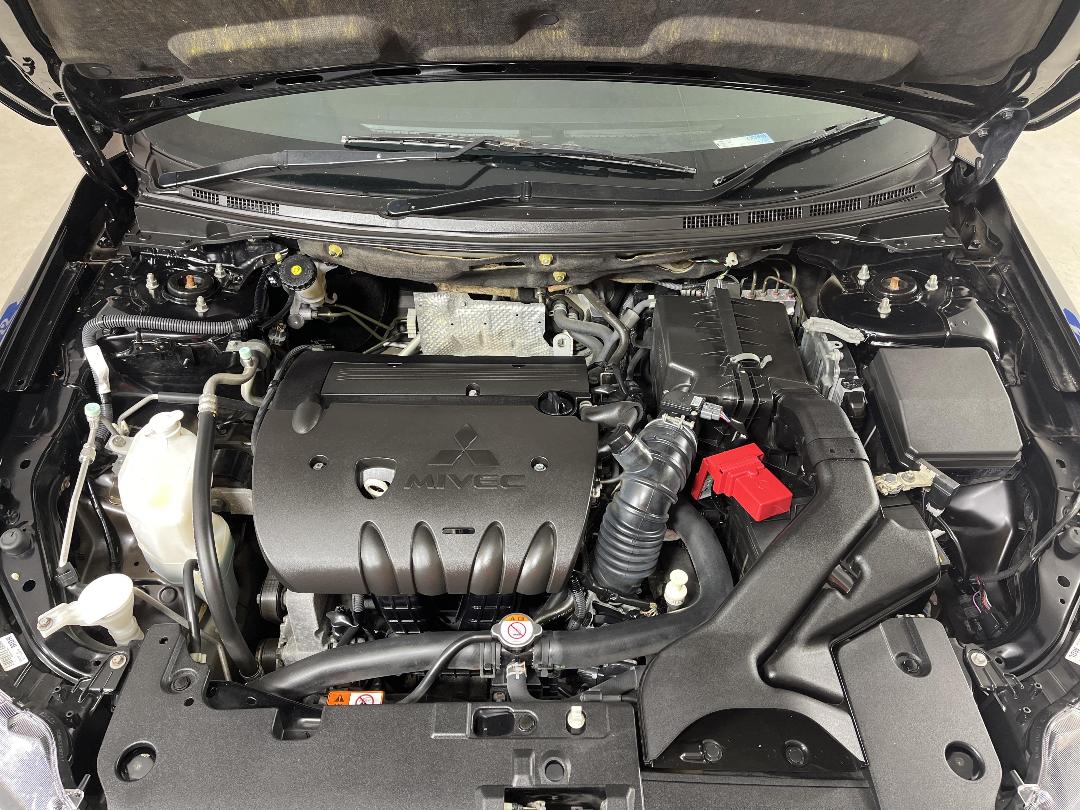 Photo '13' of Mitsubishi Lancer