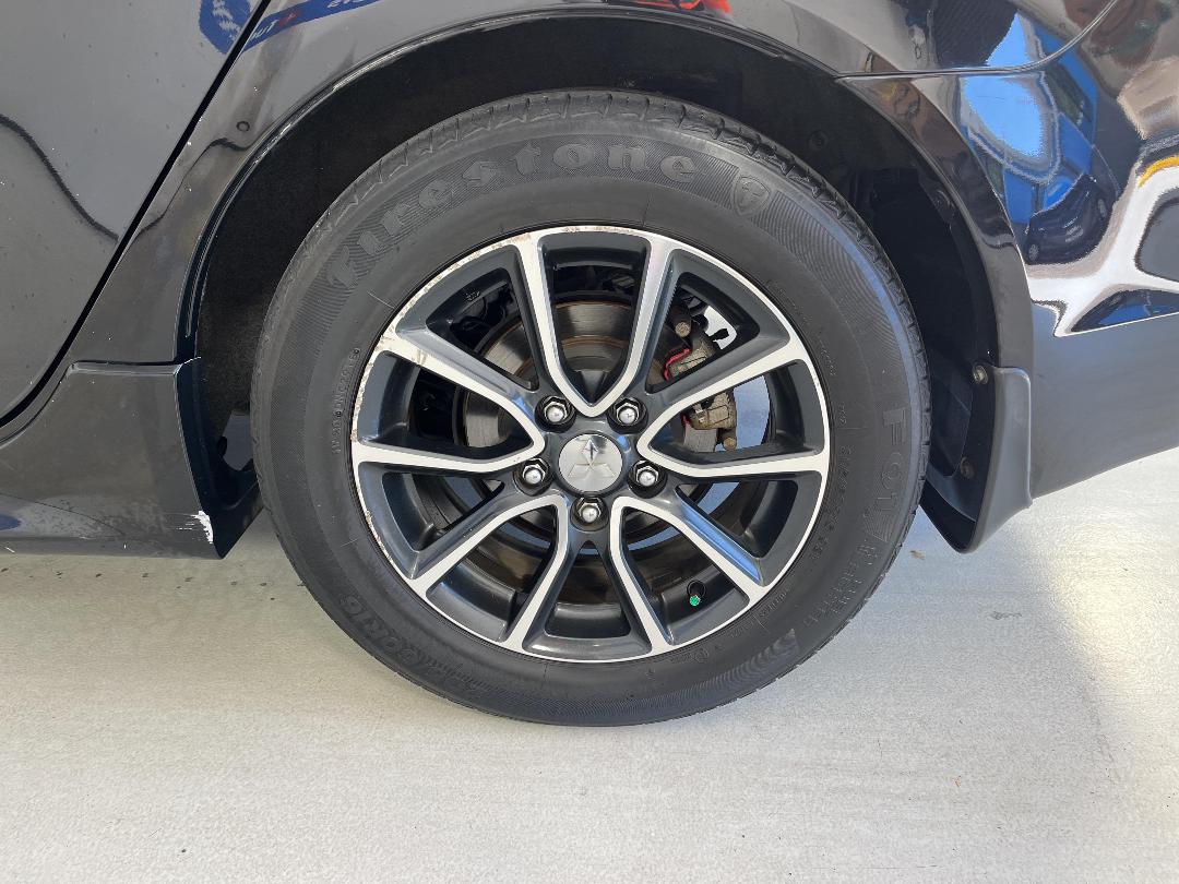 Photo '11' of Mitsubishi Lancer