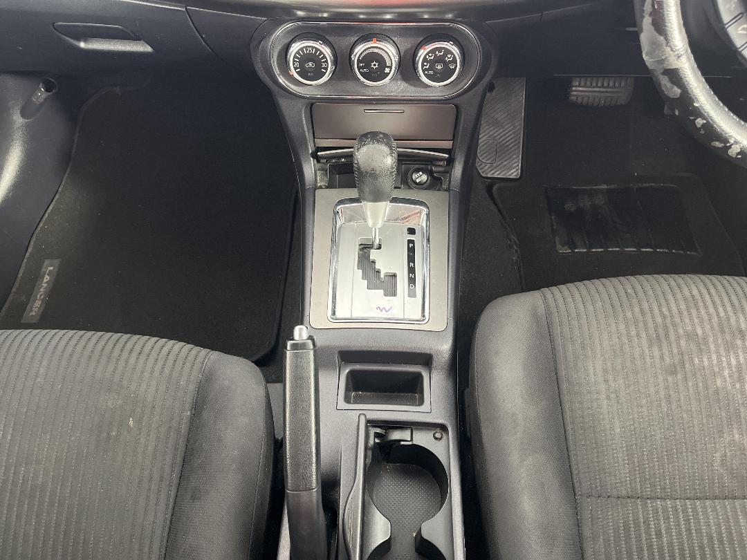 Photo '18' of Mitsubishi Lancer