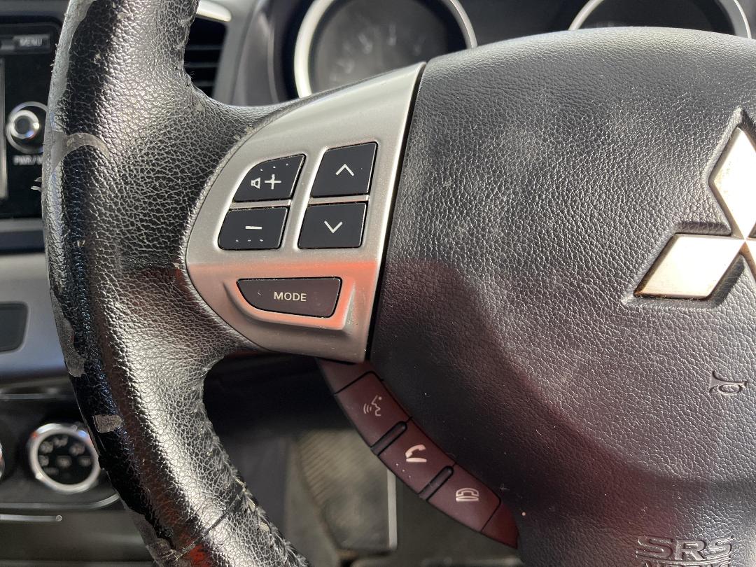 Photo '24' of Mitsubishi Lancer