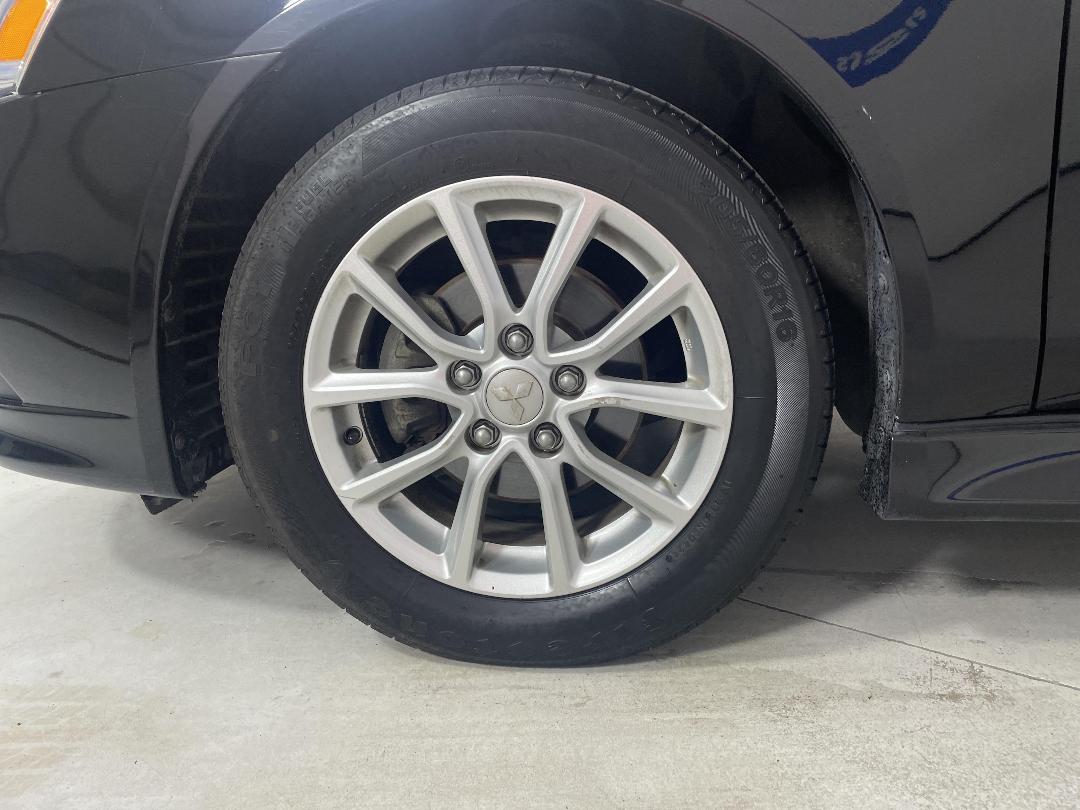 Photo '10' of Mitsubishi Lancer