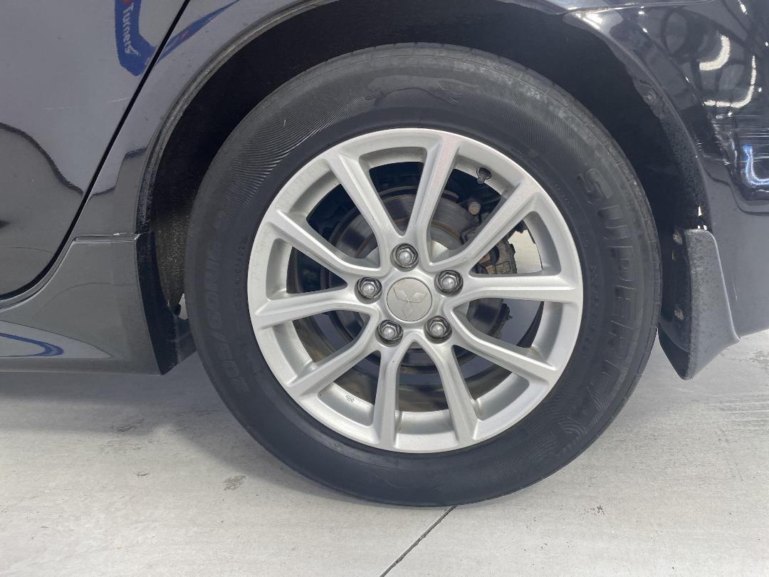 Photo '11' of Mitsubishi Lancer