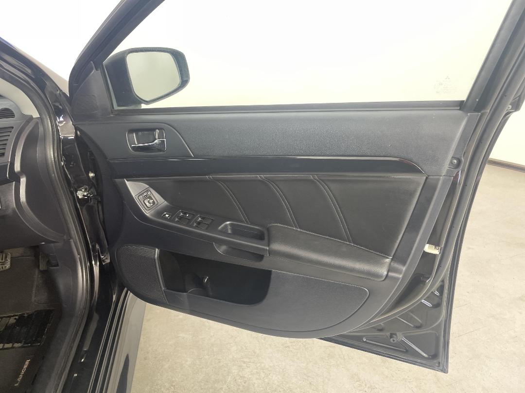 Photo '15' of Mitsubishi Lancer