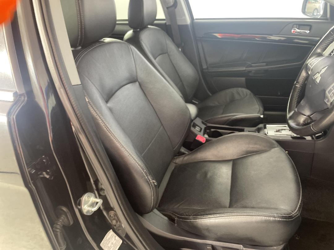 Photo '16' of Mitsubishi Lancer