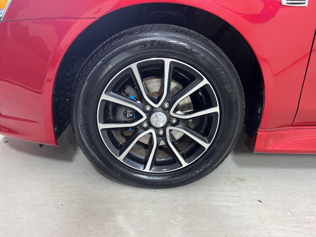 Photo '10' of Mitsubishi Lancer