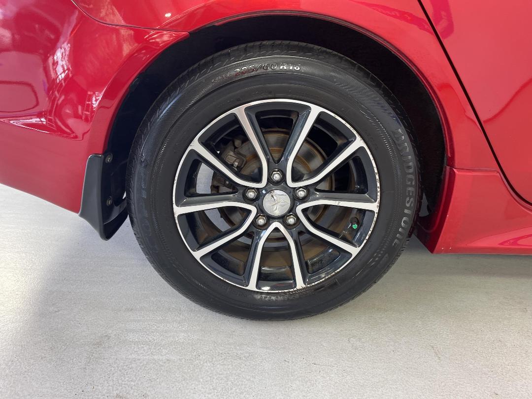 Photo '12' of Mitsubishi Lancer