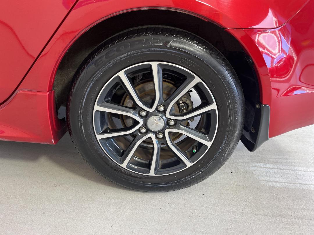 Photo '11' of Mitsubishi Lancer