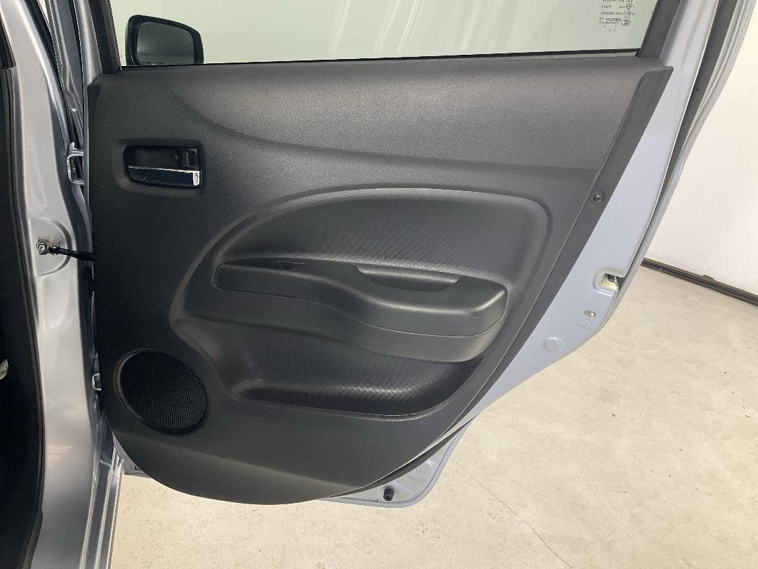 Photo '19' of Mitsubishi Mirage