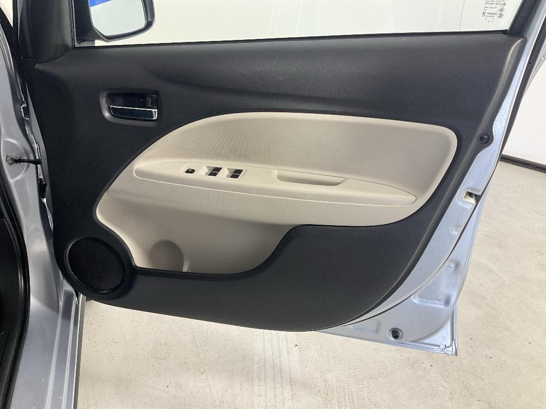 Photo '15' of Mitsubishi Mirage