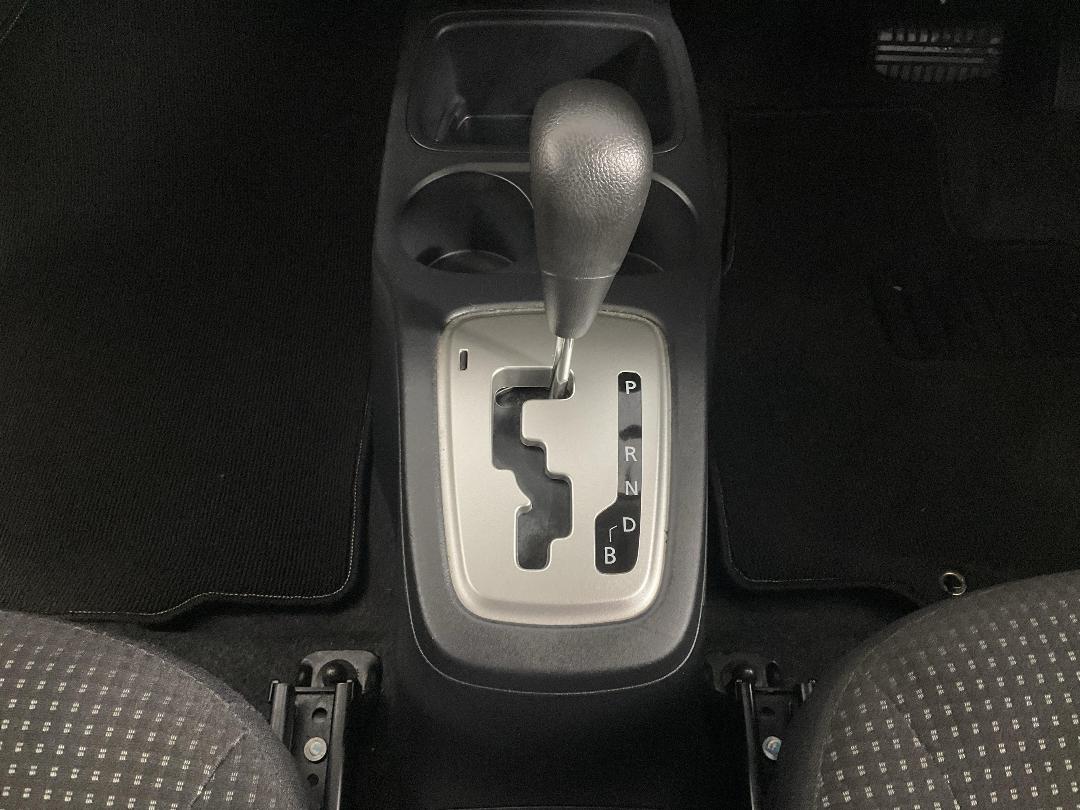 Photo '18' of Mitsubishi Mirage