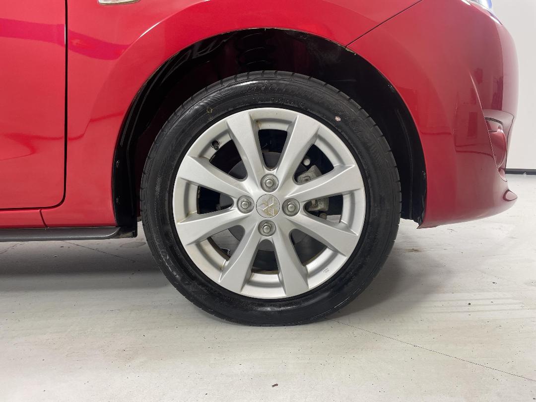 Photo '9' of Mitsubishi Mirage