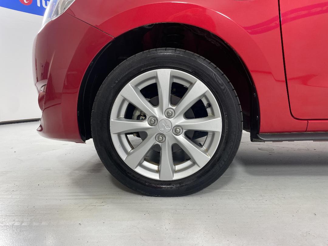 Photo '10' of Mitsubishi Mirage