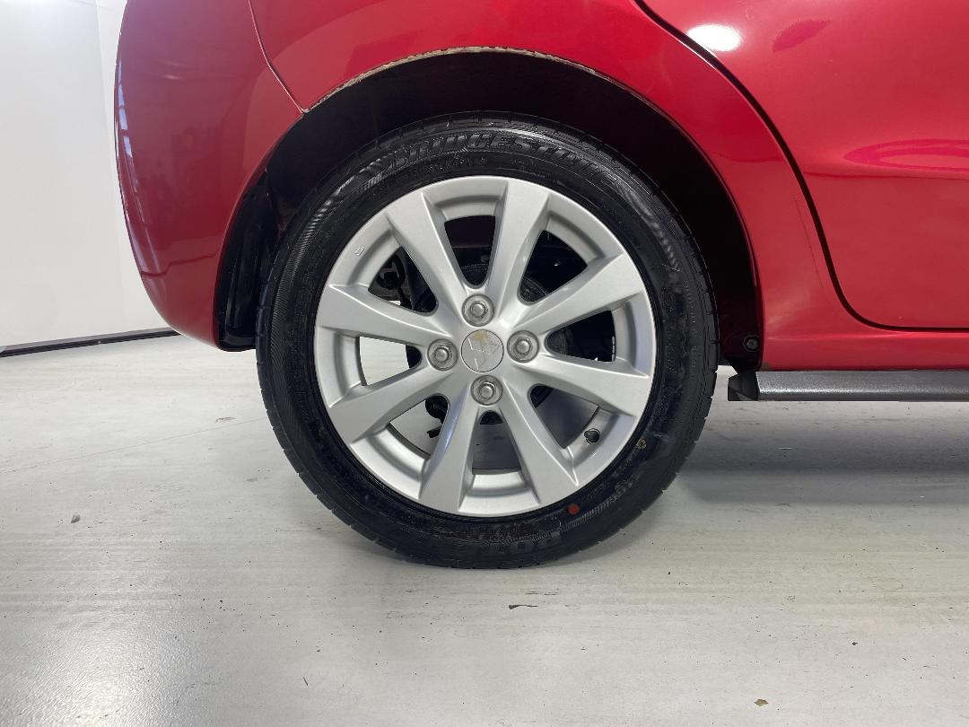 Photo '12' of Mitsubishi Mirage