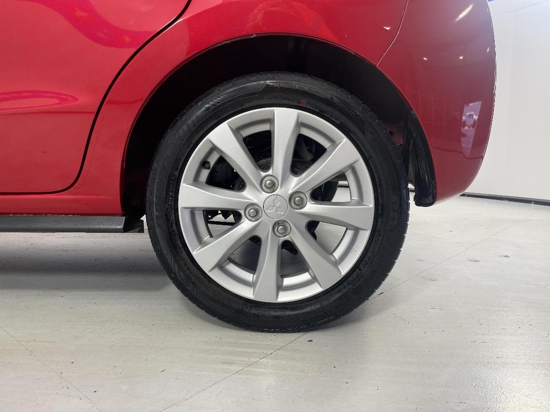 Photo '11' of Mitsubishi Mirage