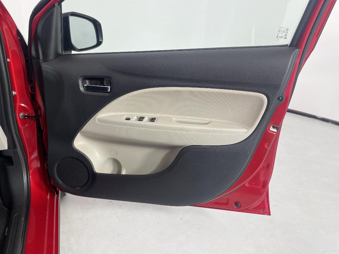 Photo '15' of Mitsubishi Mirage