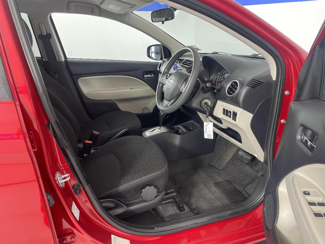 Photo '16' of Mitsubishi Mirage