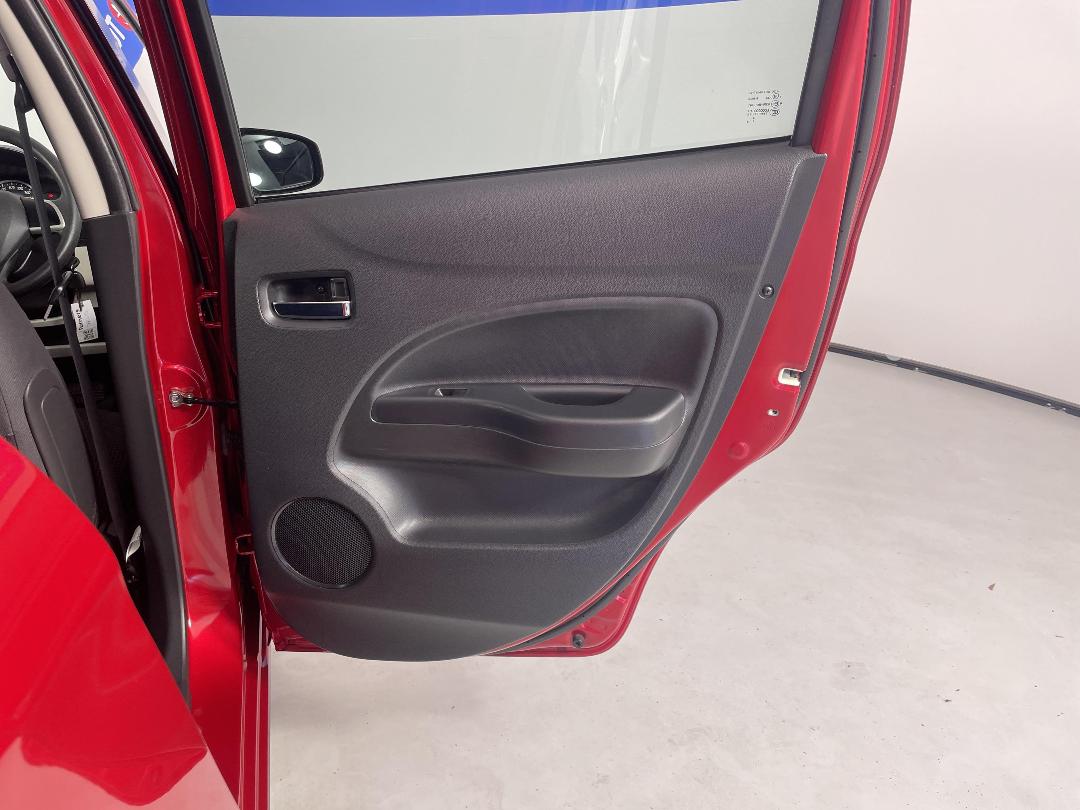 Photo '19' of Mitsubishi Mirage