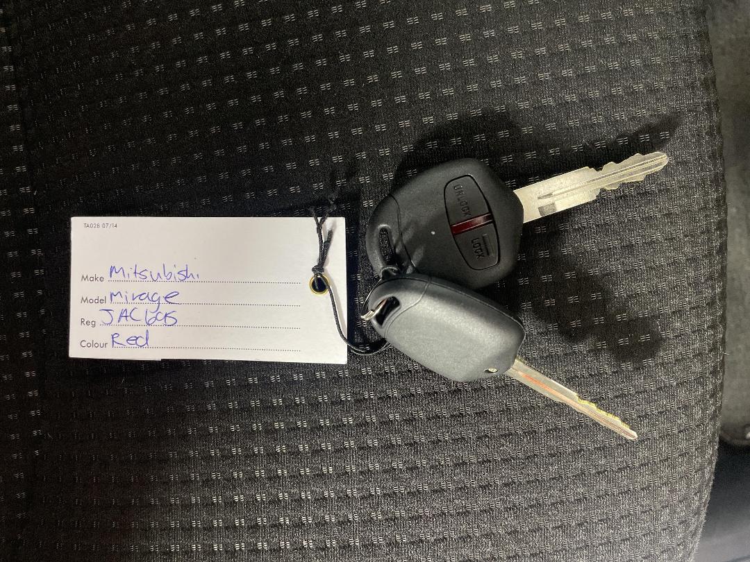 Photo '22' of Mitsubishi Mirage