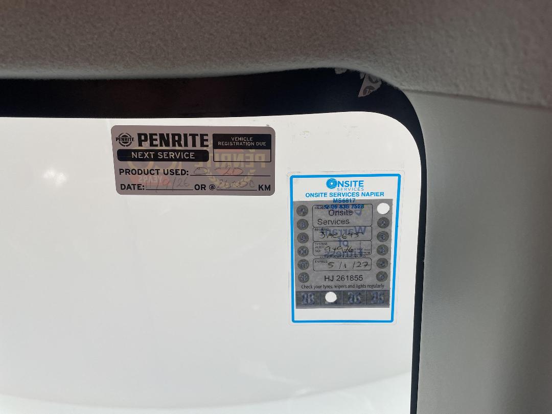 Photo '24' of Mitsubishi Mirage