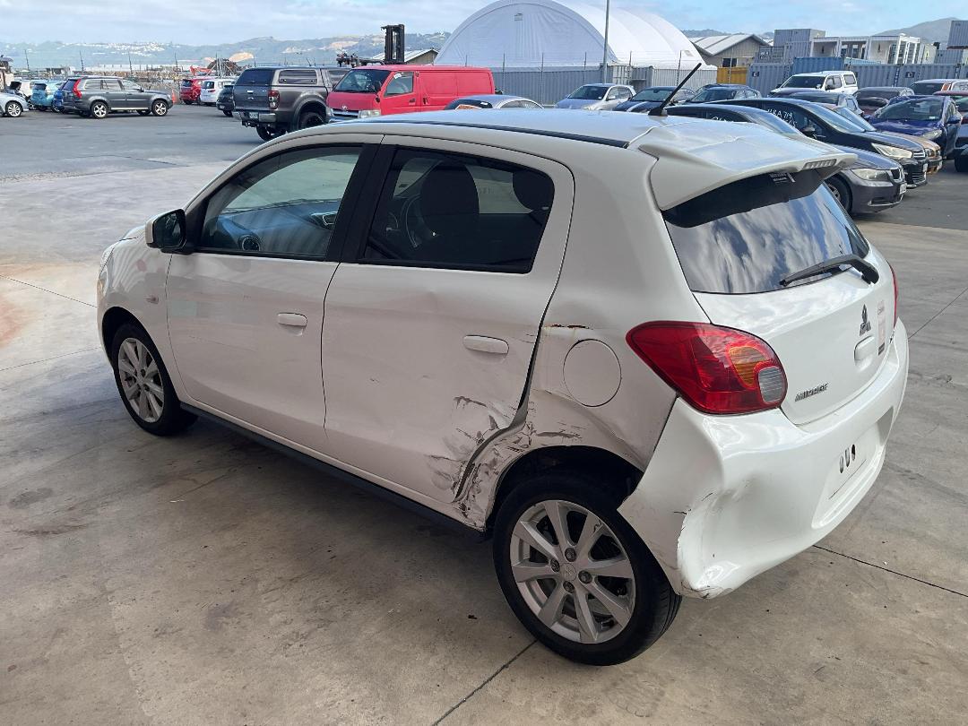 Photo '3' of Mitsubishi Mirage XLS Photo '3' of Mitsubishi Mirage XLS