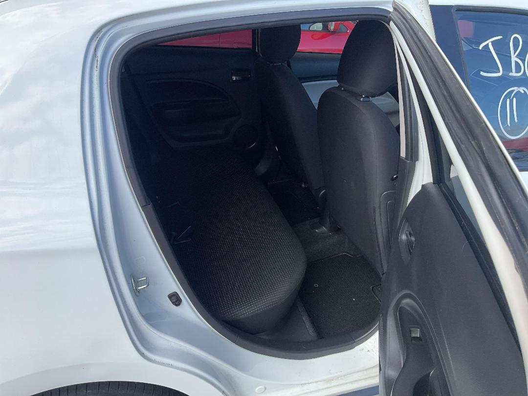 Photo '12' of Mitsubishi Mirage XLS Photo '12' of Mitsubishi Mirage XLS