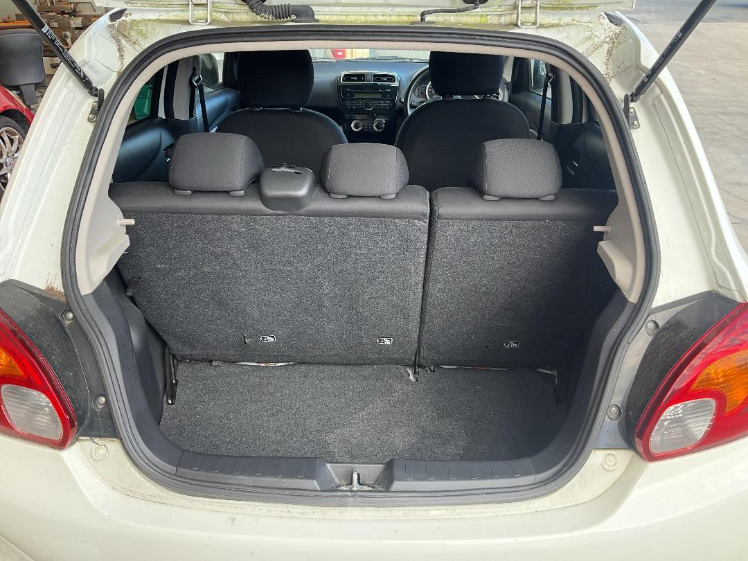 Photo '13' of Mitsubishi Mirage XLS Photo '13' of Mitsubishi Mirage XLS