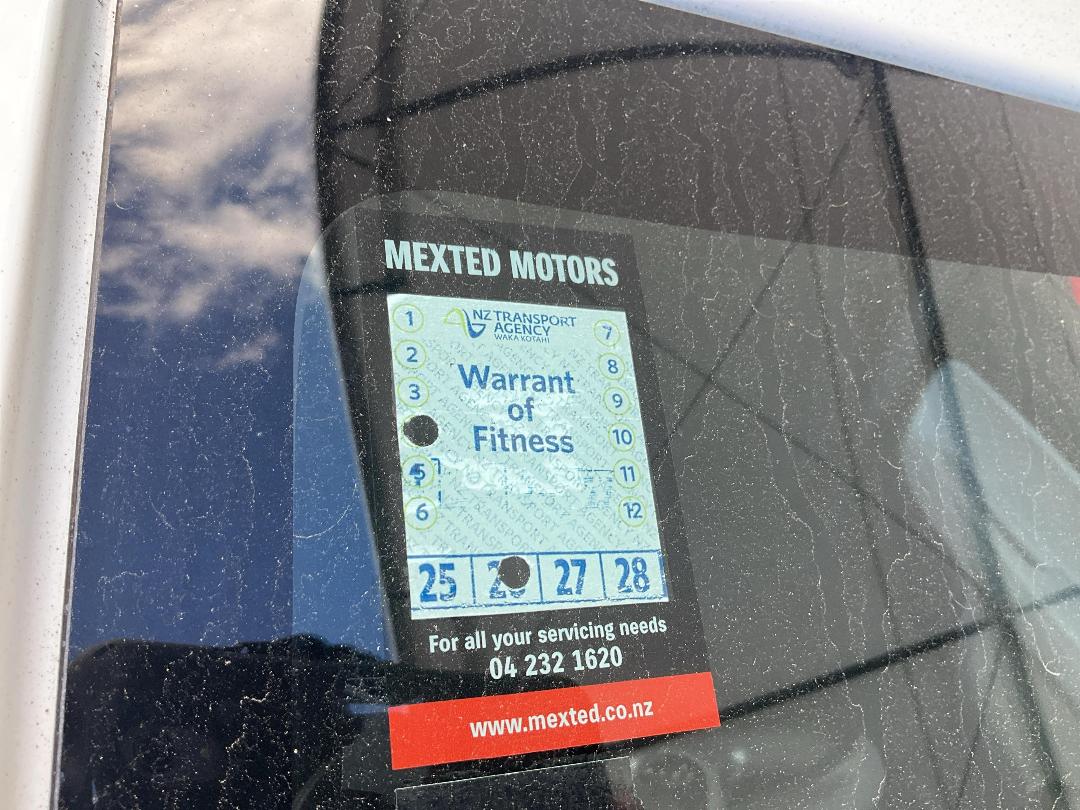 Photo '14' of Mitsubishi Mirage XLS Photo '14' of Mitsubishi Mirage XLS