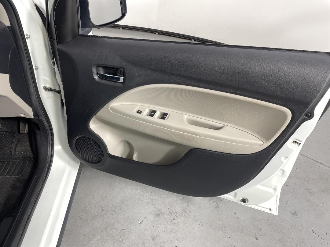 Photo '15' of Mitsubishi Mirage Photo '15' of Mitsubishi Mirage