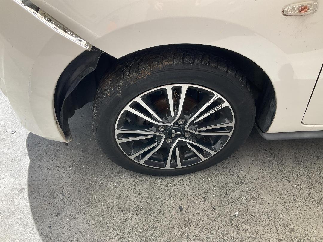 Photo '8' of Mitsubishi Mirage