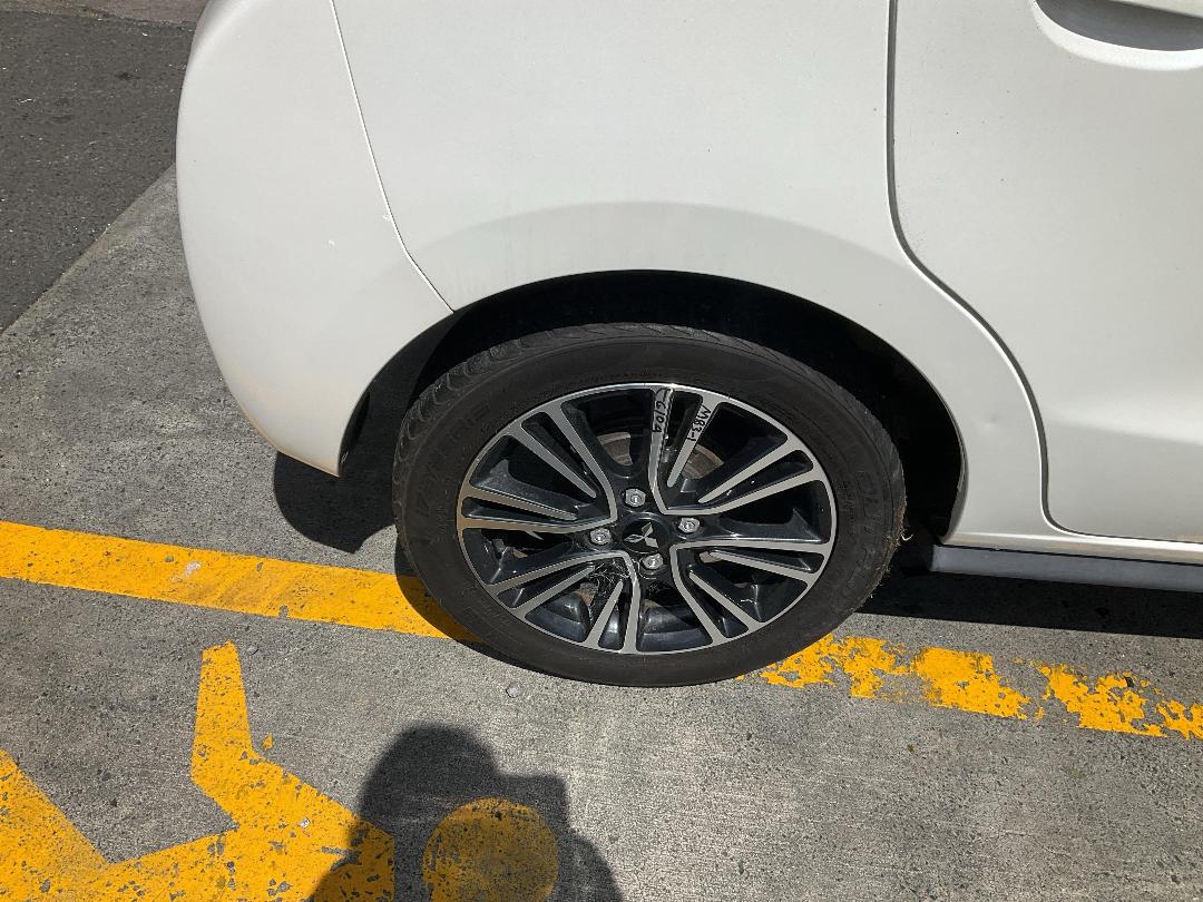 Photo '16' of Mitsubishi Mirage