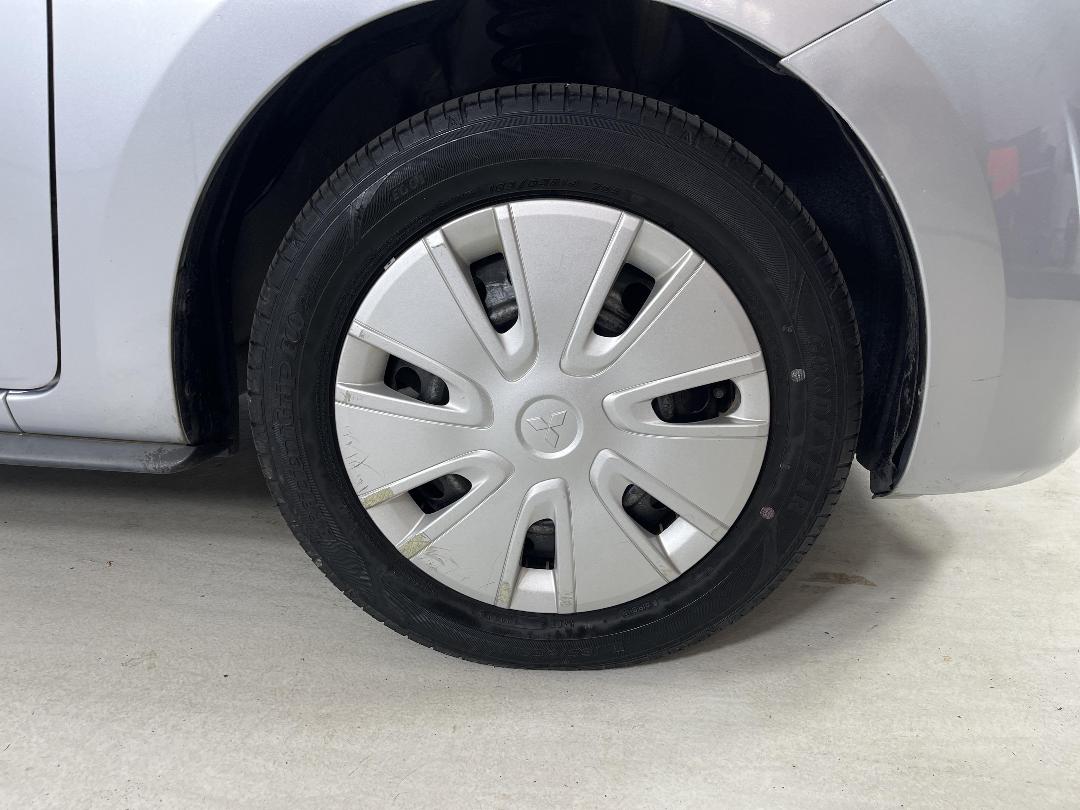 Photo '9' of Mitsubishi Mirage