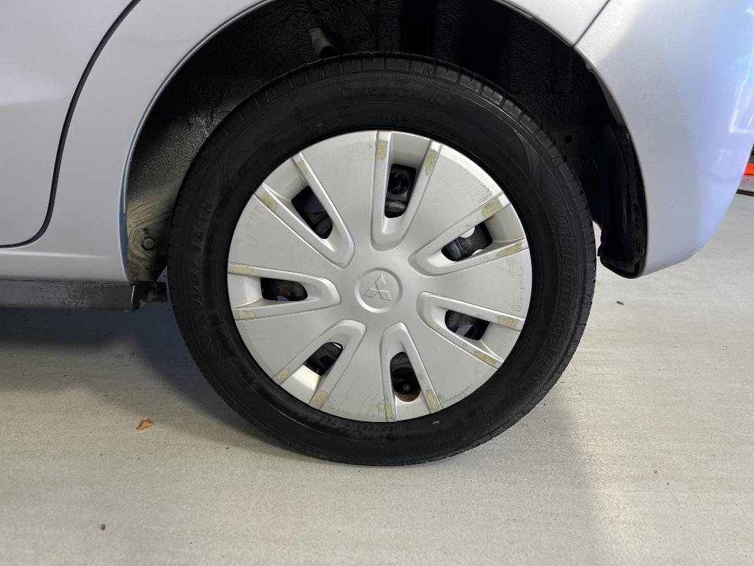 Photo '11' of Mitsubishi Mirage