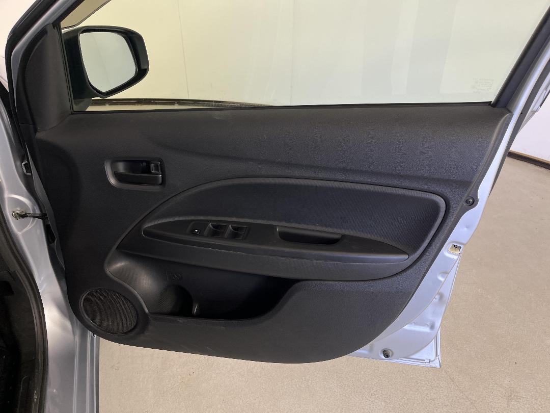 Photo '15' of Mitsubishi Mirage