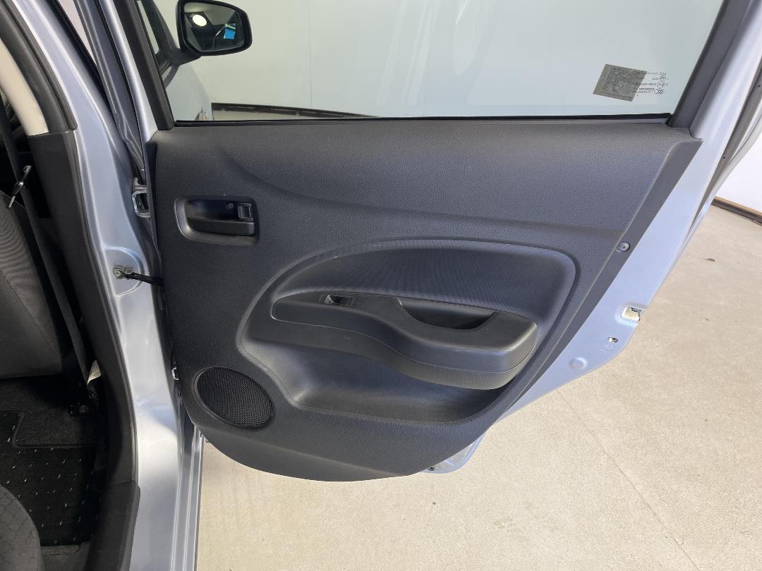 Photo '19' of Mitsubishi Mirage