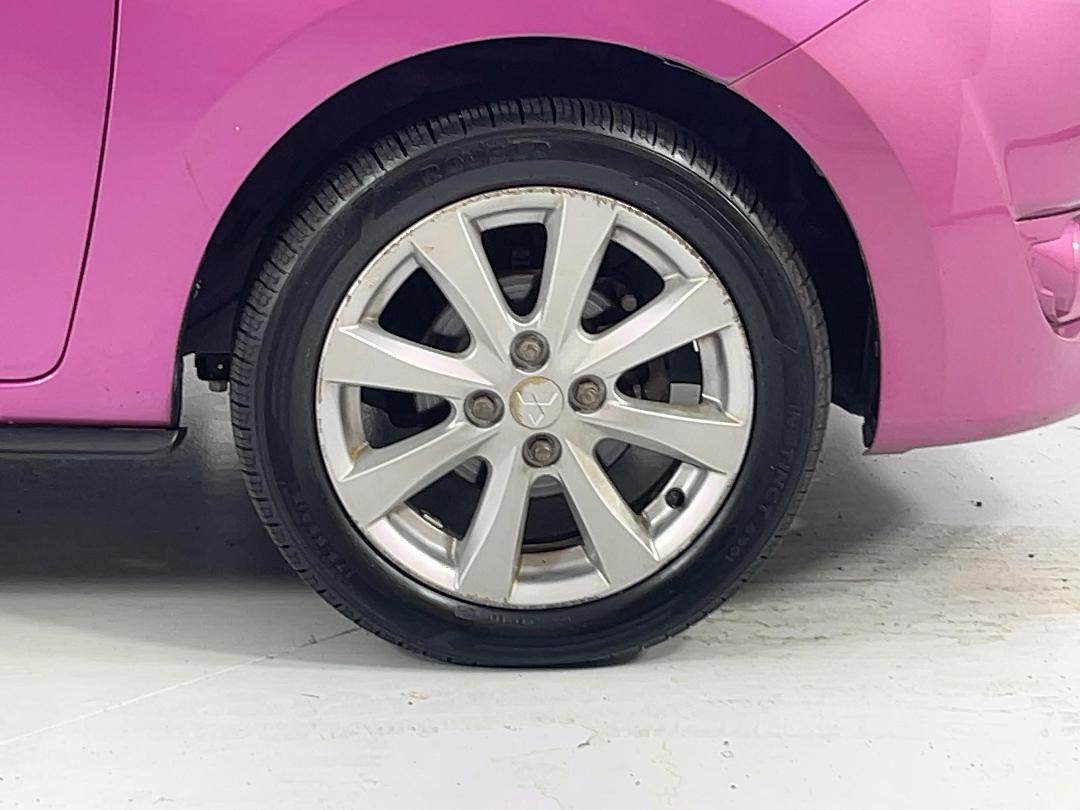 Photo '9' of Mitsubishi Mirage