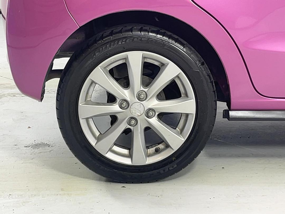 Photo '12' of Mitsubishi Mirage