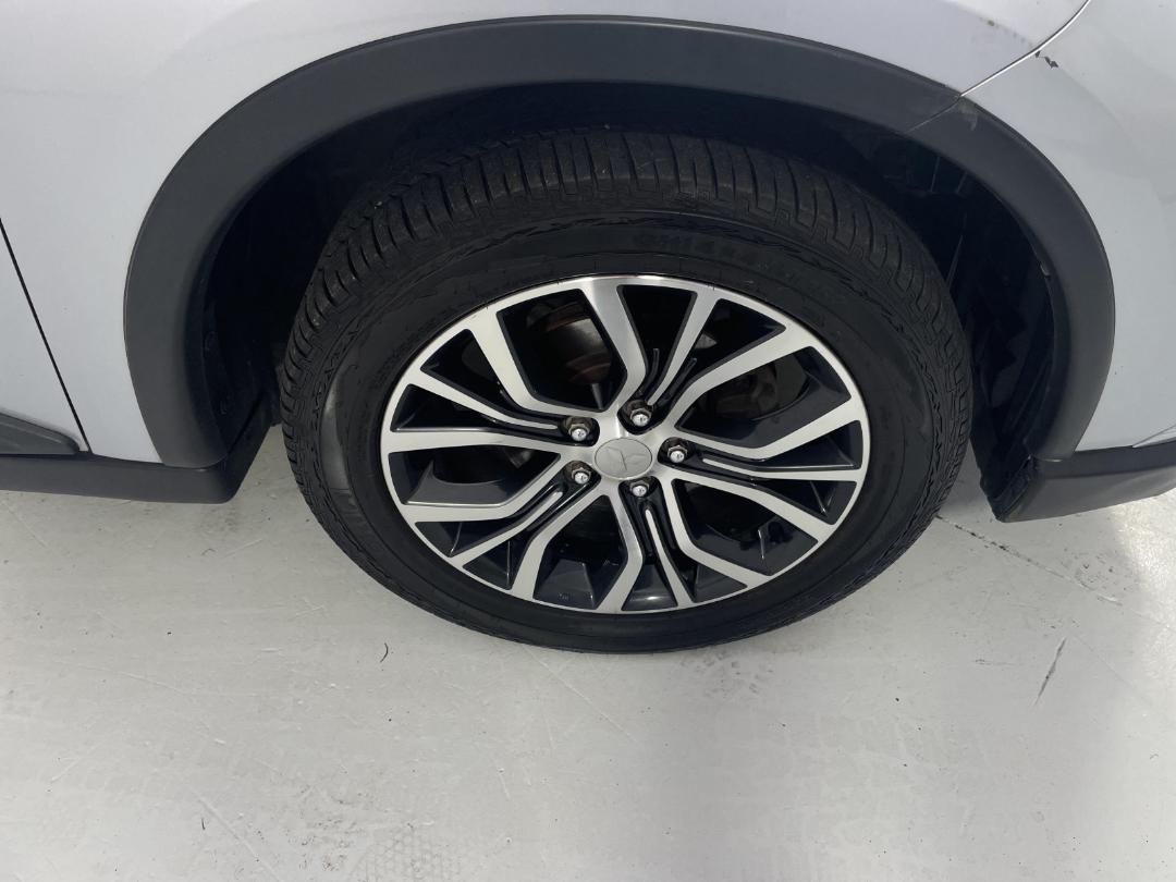 Photo '7' of Mitsubishi Outlander XLS Photo '7' of Mitsubishi Outlander XLS