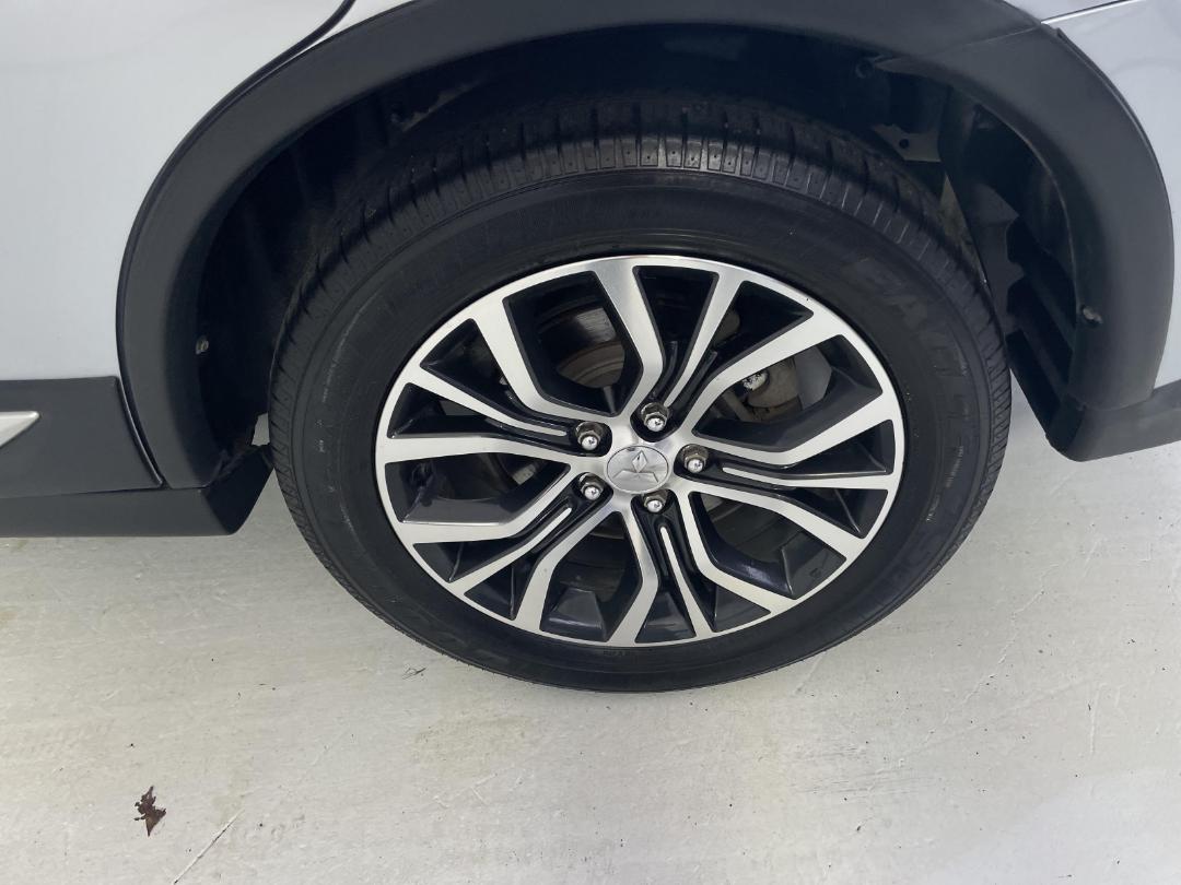 Photo '9' of Mitsubishi Outlander XLS Photo '9' of Mitsubishi Outlander XLS