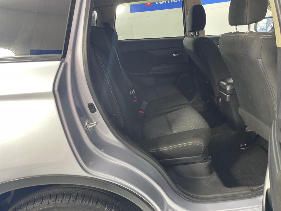 Photo '18' of Mitsubishi Outlander XLS Photo '18' of Mitsubishi Outlander XLS