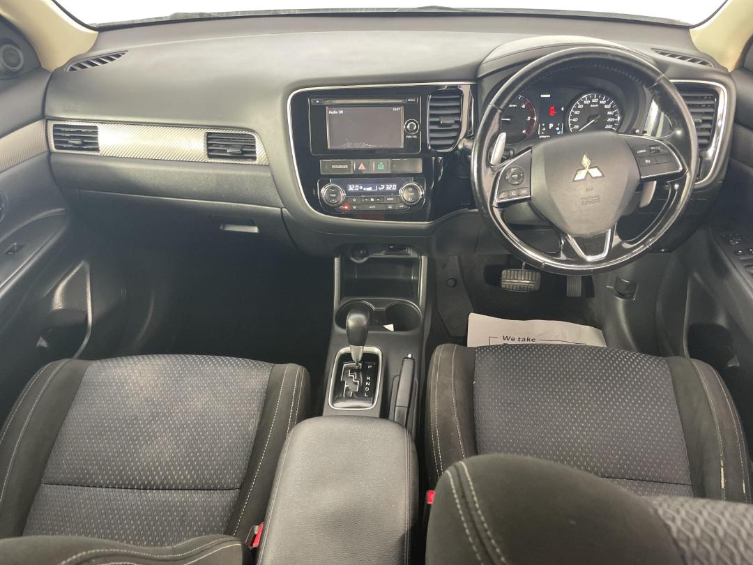 Photo '15' of Mitsubishi Outlander XLS Photo '15' of Mitsubishi Outlander XLS