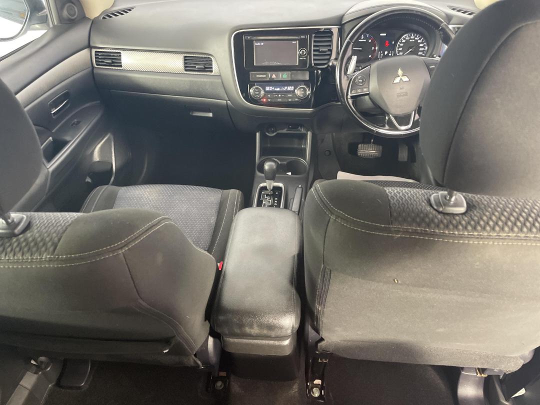 Photo '16' of Mitsubishi Outlander XLS Photo '16' of Mitsubishi Outlander XLS