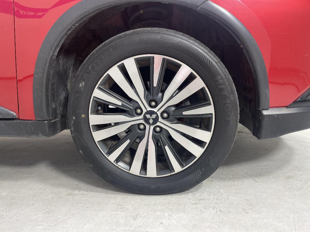 Photo '9' of Mitsubishi Outlander