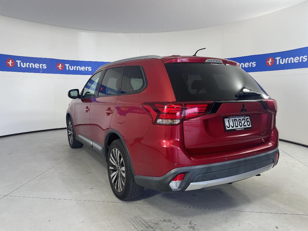 Photo '5' of Mitsubishi Outlander