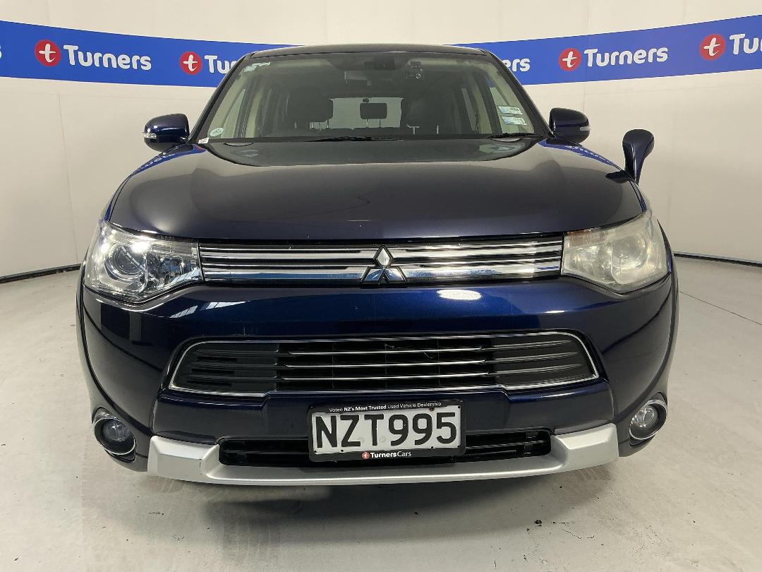 Photo '2' of Mitsubishi Outlander