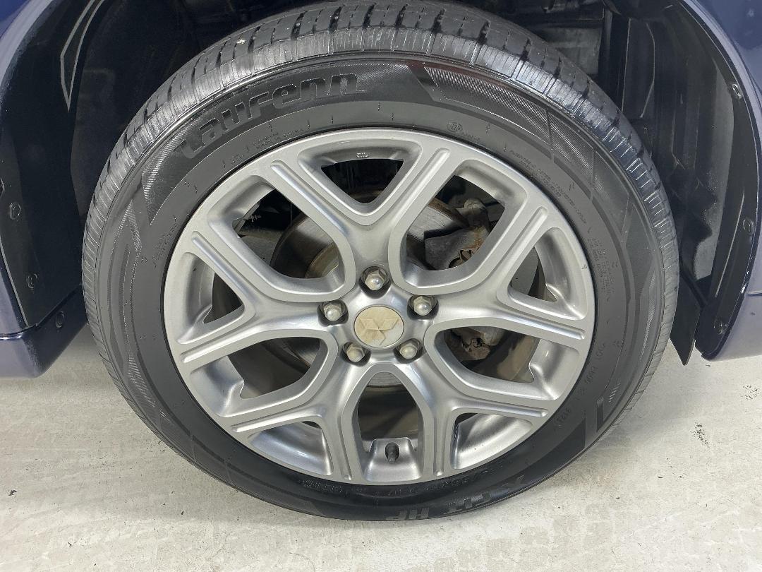 Photo '9' of Mitsubishi Outlander