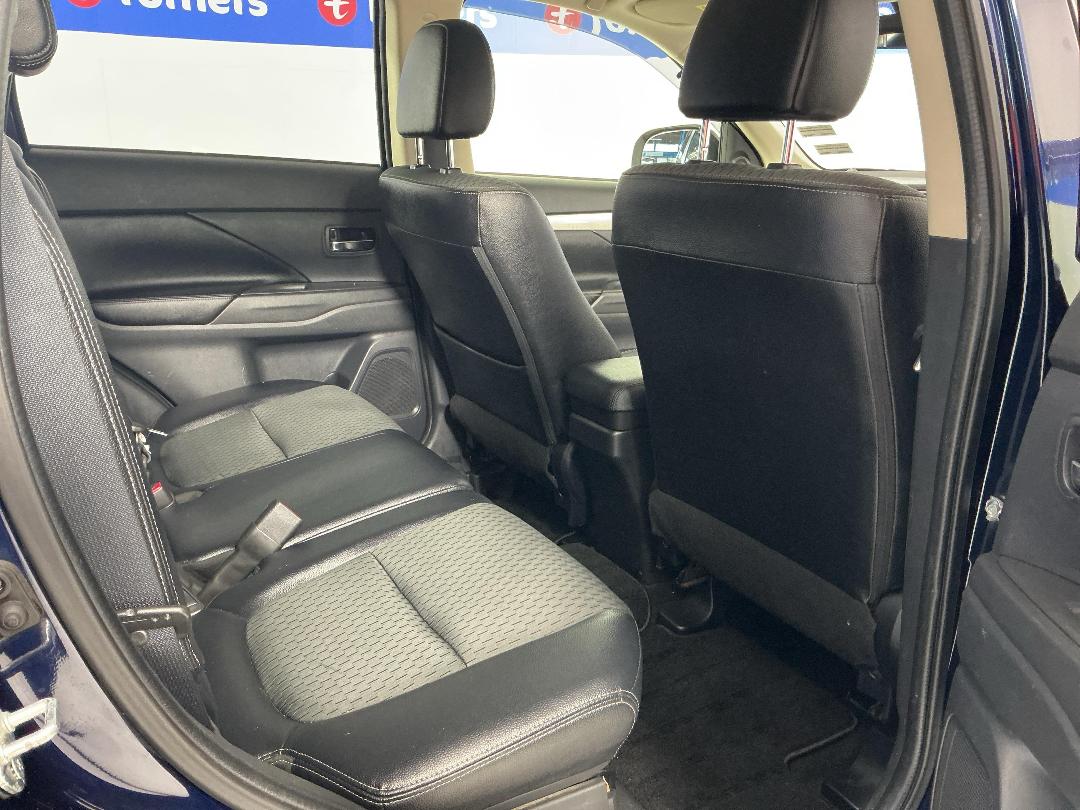 Photo '20' of Mitsubishi Outlander