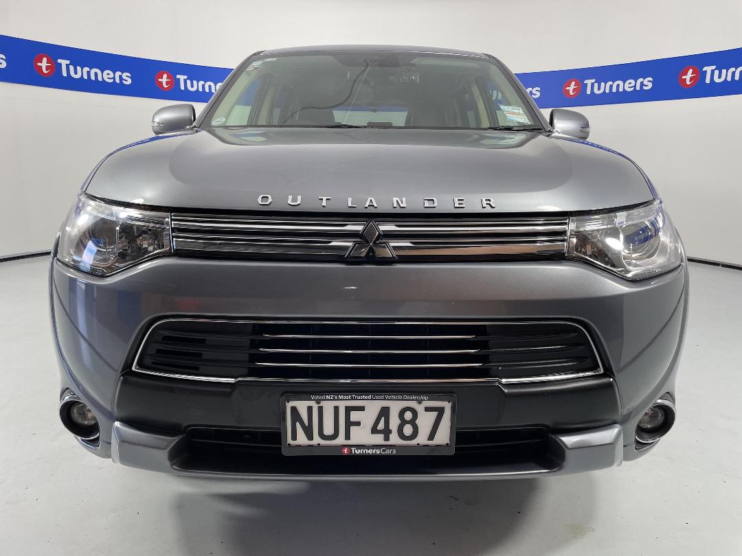 Photo '2' of Mitsubishi Outlander