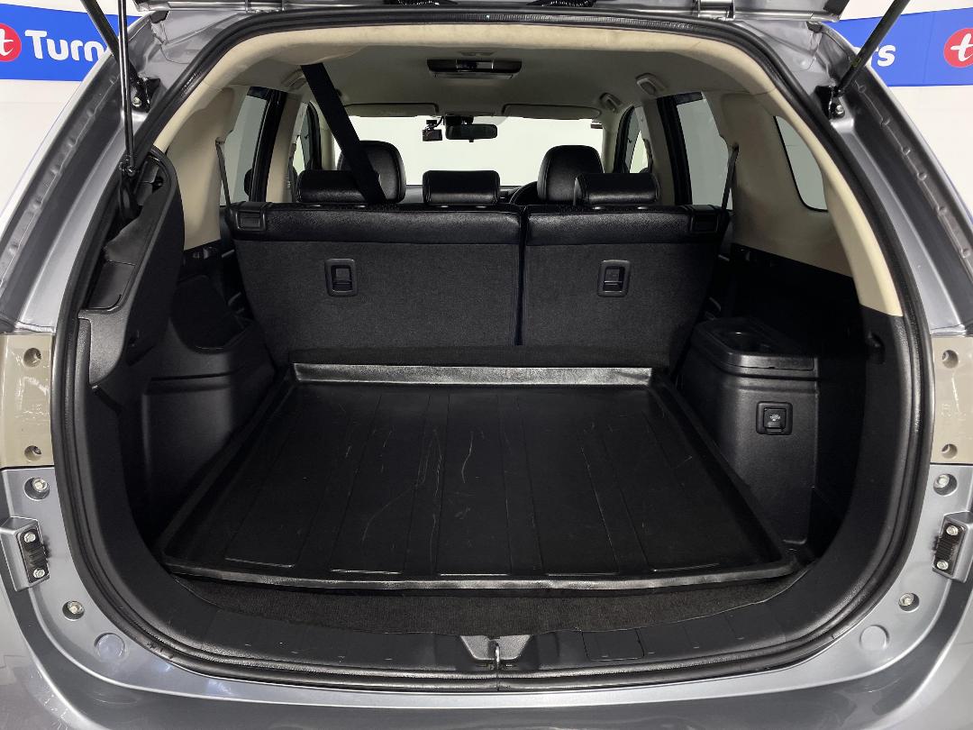 Photo '14' of Mitsubishi Outlander